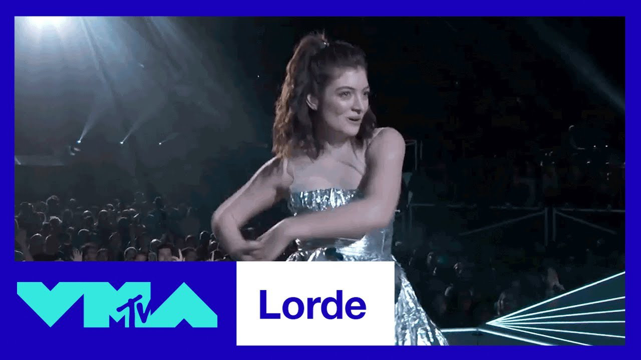 Lorde's "Homemade Dynamite" performance at the VMAs was explosive