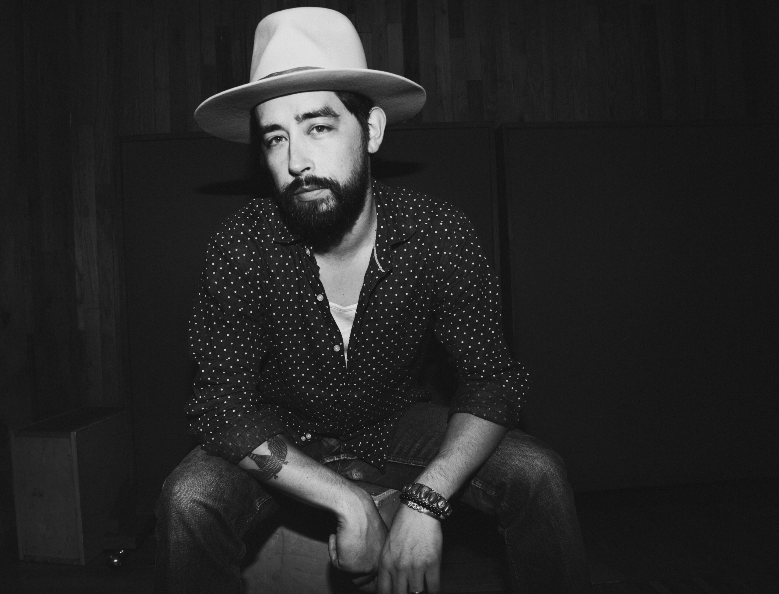 INTERVIEW | Talking With Jackie Greene