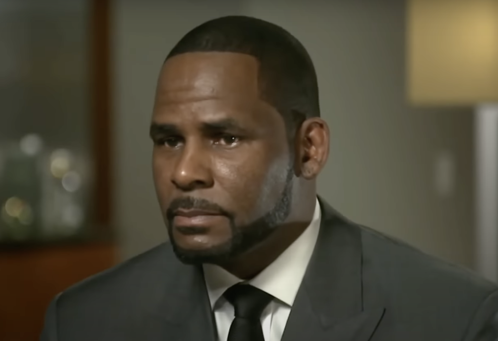 10/10 Celebs Agree: Cancel R. Kelly