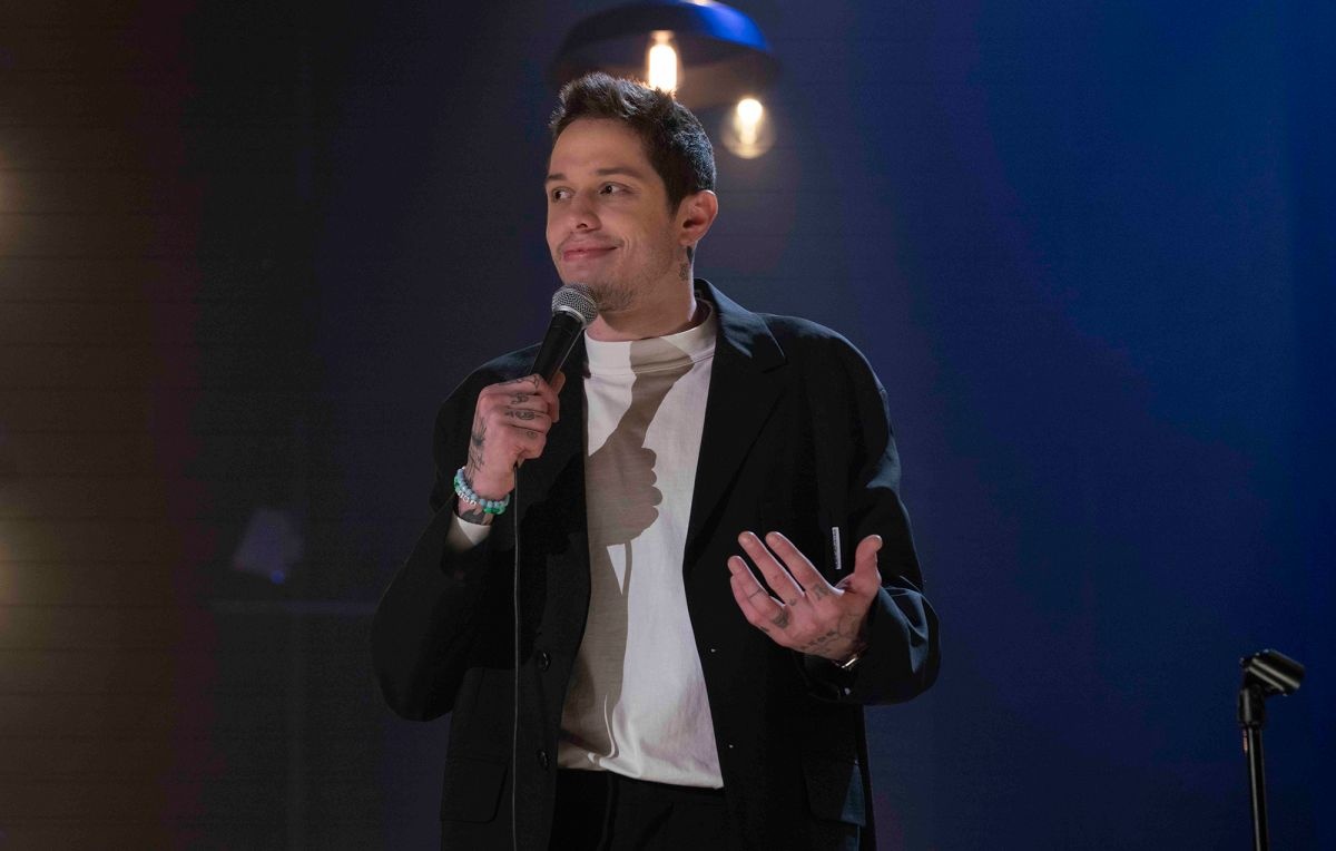 Yes, Pete Davidson Talks About Ariana Grande in His New Netflix Special