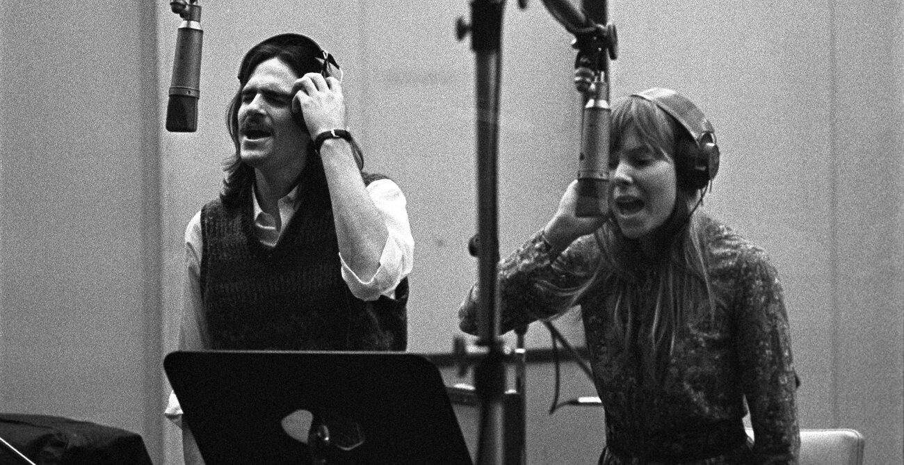 Joni Mitchell Releases “Blue 50” EP of Outtakes and Unreleased Tunes