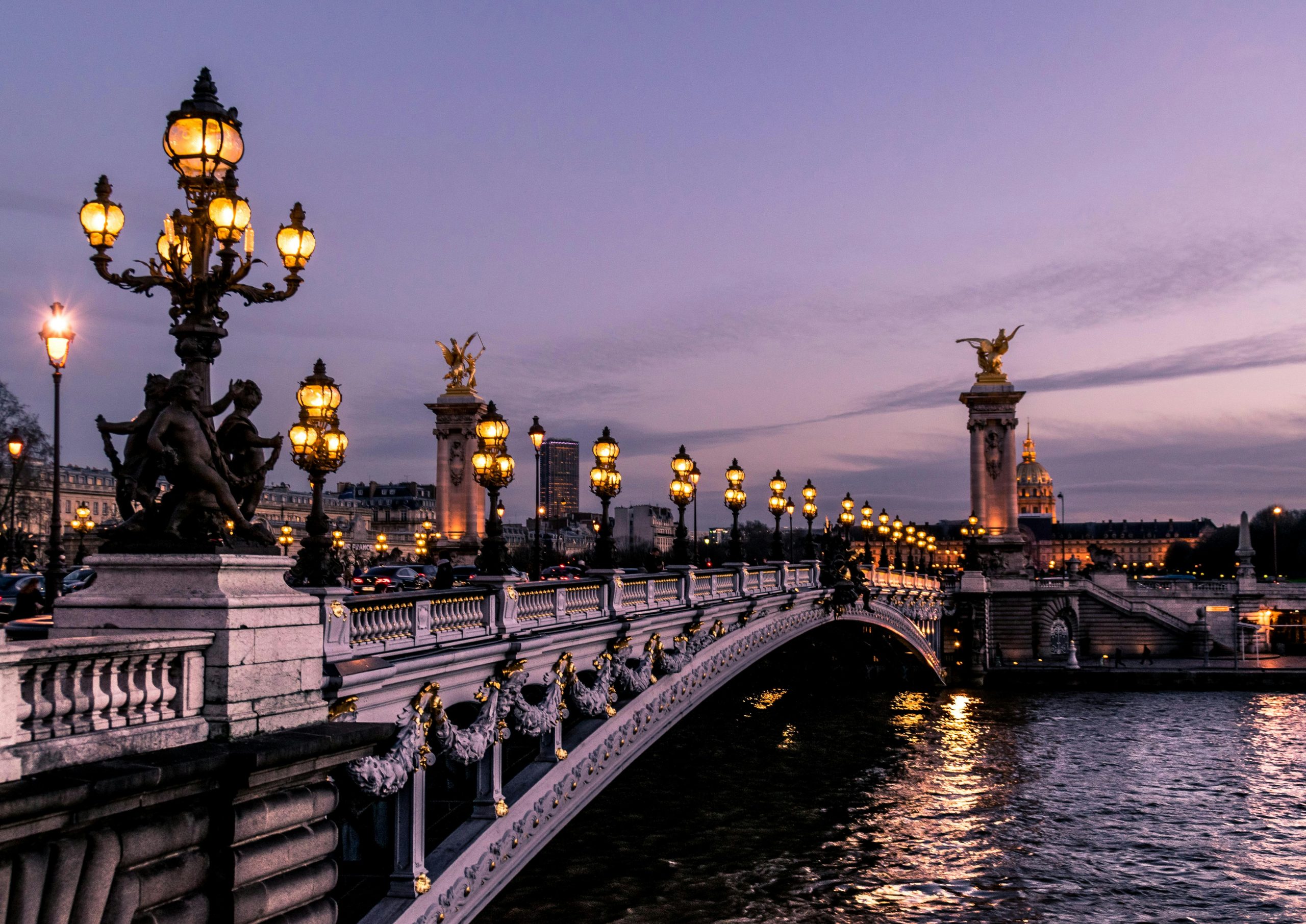 Glamorous Nights: The Best Nightlife Districts in Paris